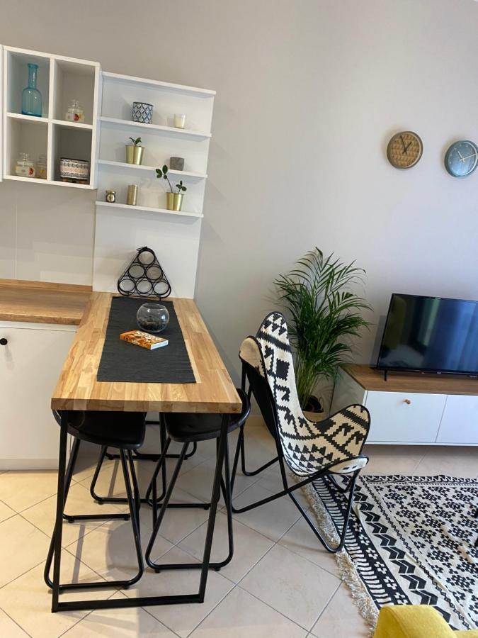 Cheerful 2-Bedroom Apartment In Golem Golem  Exterior foto
