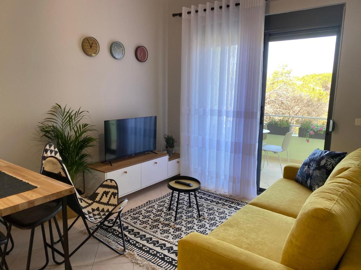 Cheerful 2-Bedroom Apartment In Golem Golem  Exterior foto