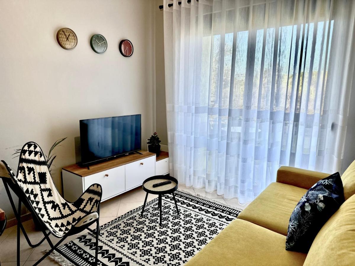 Cheerful 2-Bedroom Apartment In Golem Golem  Exterior foto